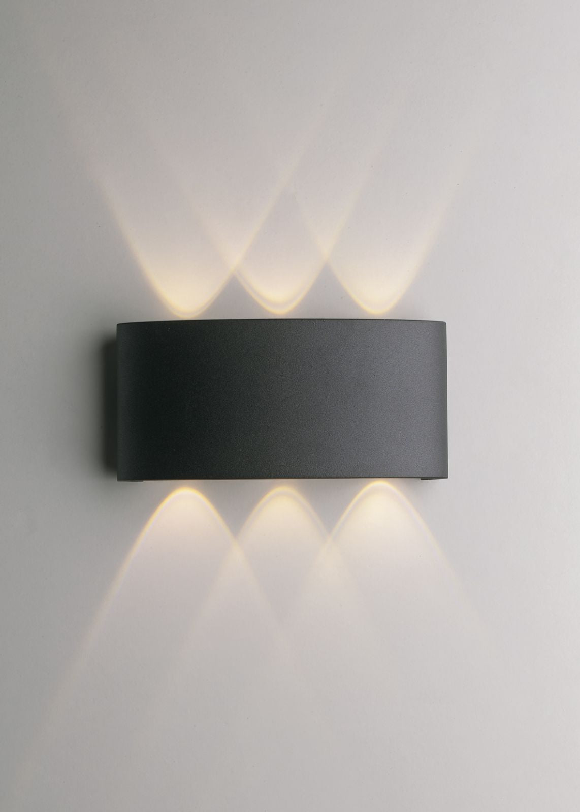 Applique per esterno in alluminio bianco o nero IP54 led integrato con regolazione luce 3000-4000°k 6W 600 lumen BEETLE Applique per esterno in alluminio bianco o nero IP54 led integrato con regolazione luce 3000-4000°k 6W 600 lumen BEETLE